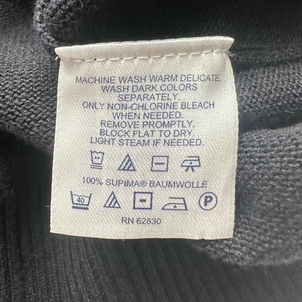 Lands end men’s 1/4 zip black and grey sweater. Size XL